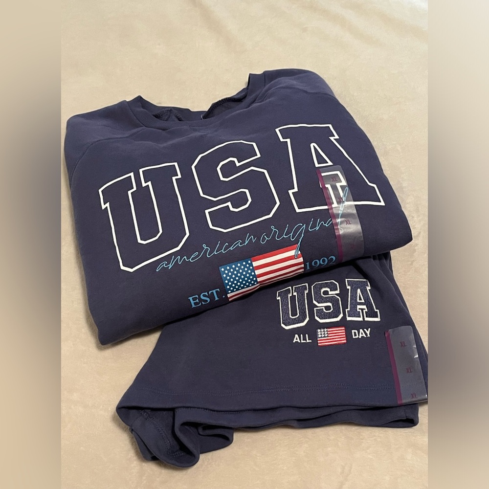 NWT Zoe + Viv American Original USA Sweatshirt and Short Set